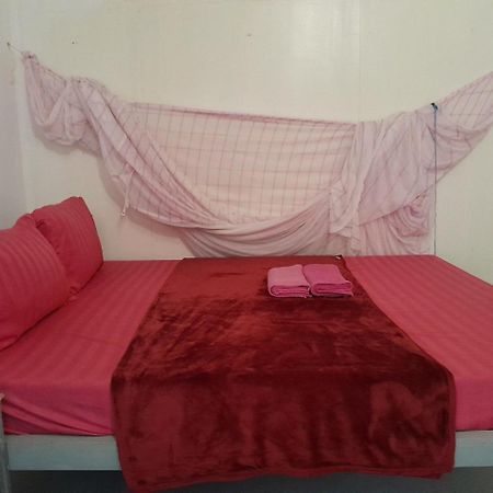 Golden Snake Guesthouse Beach ロンサレム島 エクステリア 写真