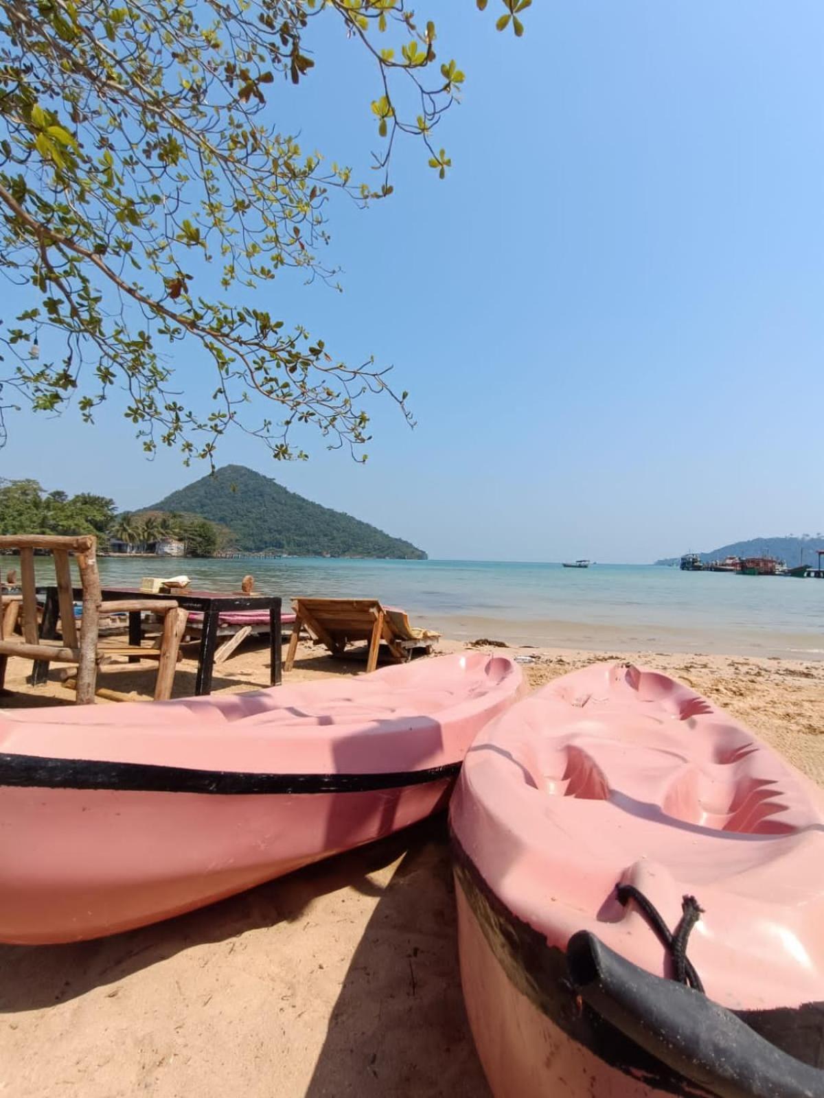 Golden Snake Guesthouse Beach ロンサレム島 エクステリア 写真