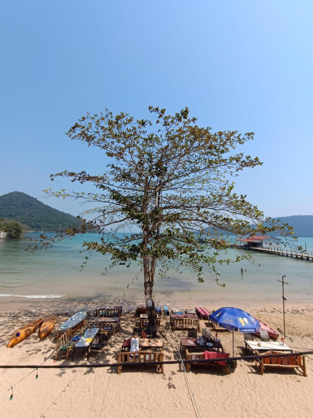 Golden Snake Guesthouse Beach ロンサレム島 エクステリア 写真