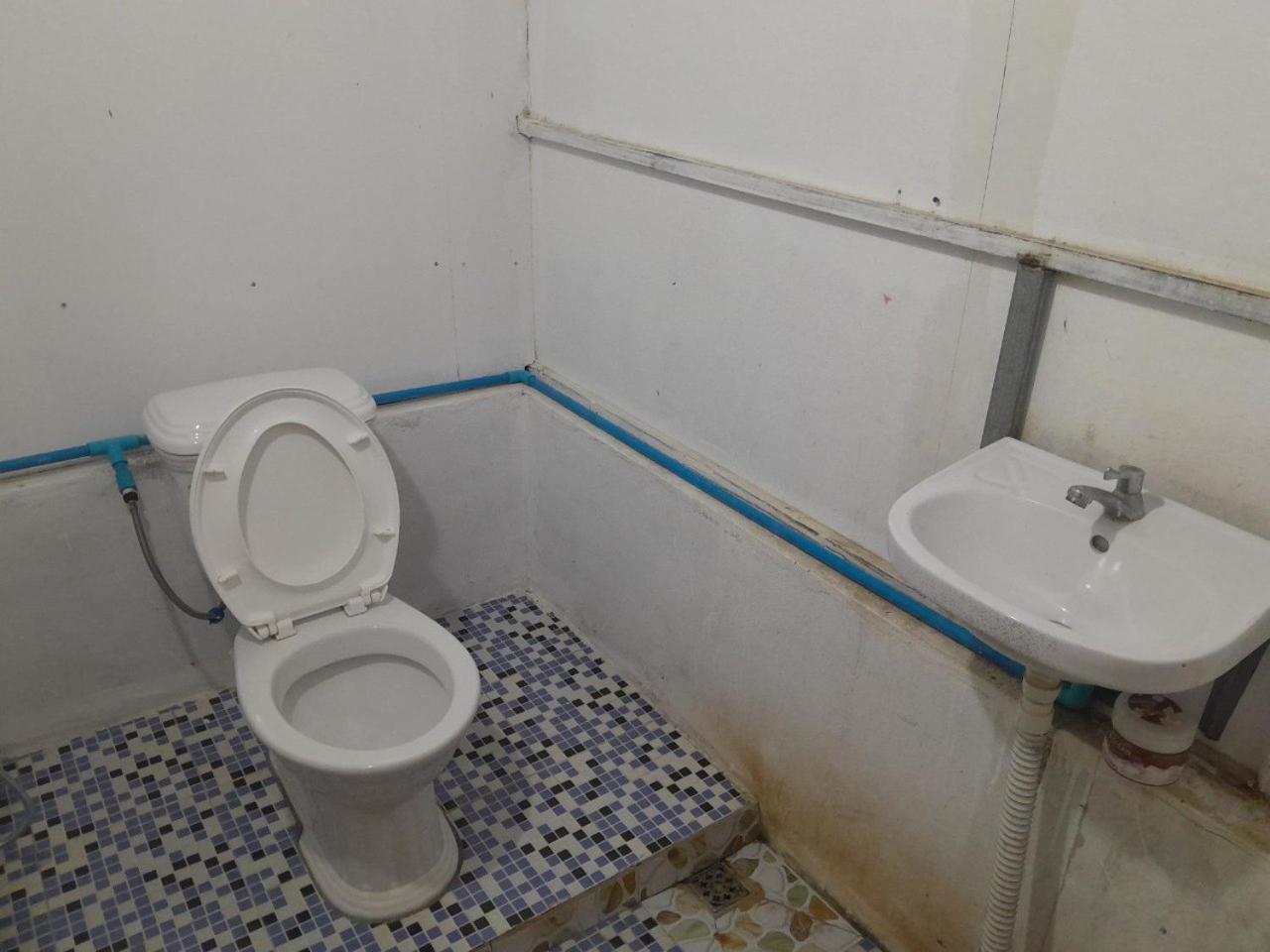 Golden Snake Guesthouse Beach ロンサレム島 エクステリア 写真