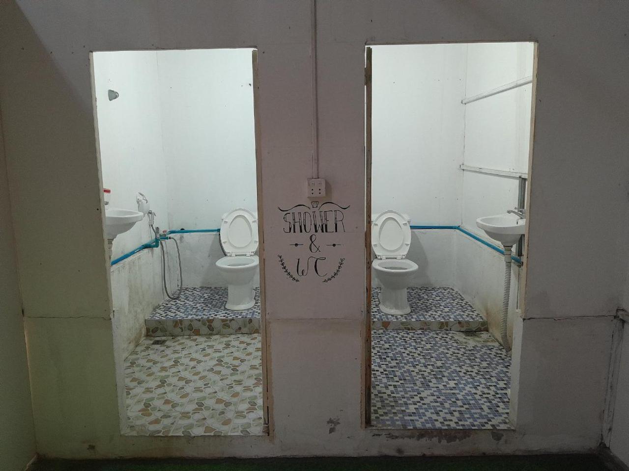 Golden Snake Guesthouse Beach ロンサレム島 エクステリア 写真